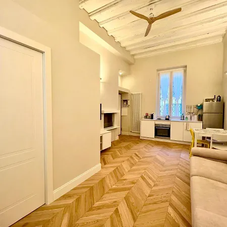 Apartment Arco Della Pace, Milan